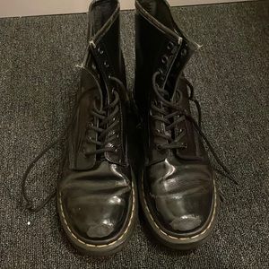 DOC MARTENS